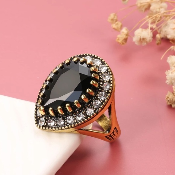 ANTIQUE GOLD BOHO BLACK CRYSTAL RING - Picture 2 of 6